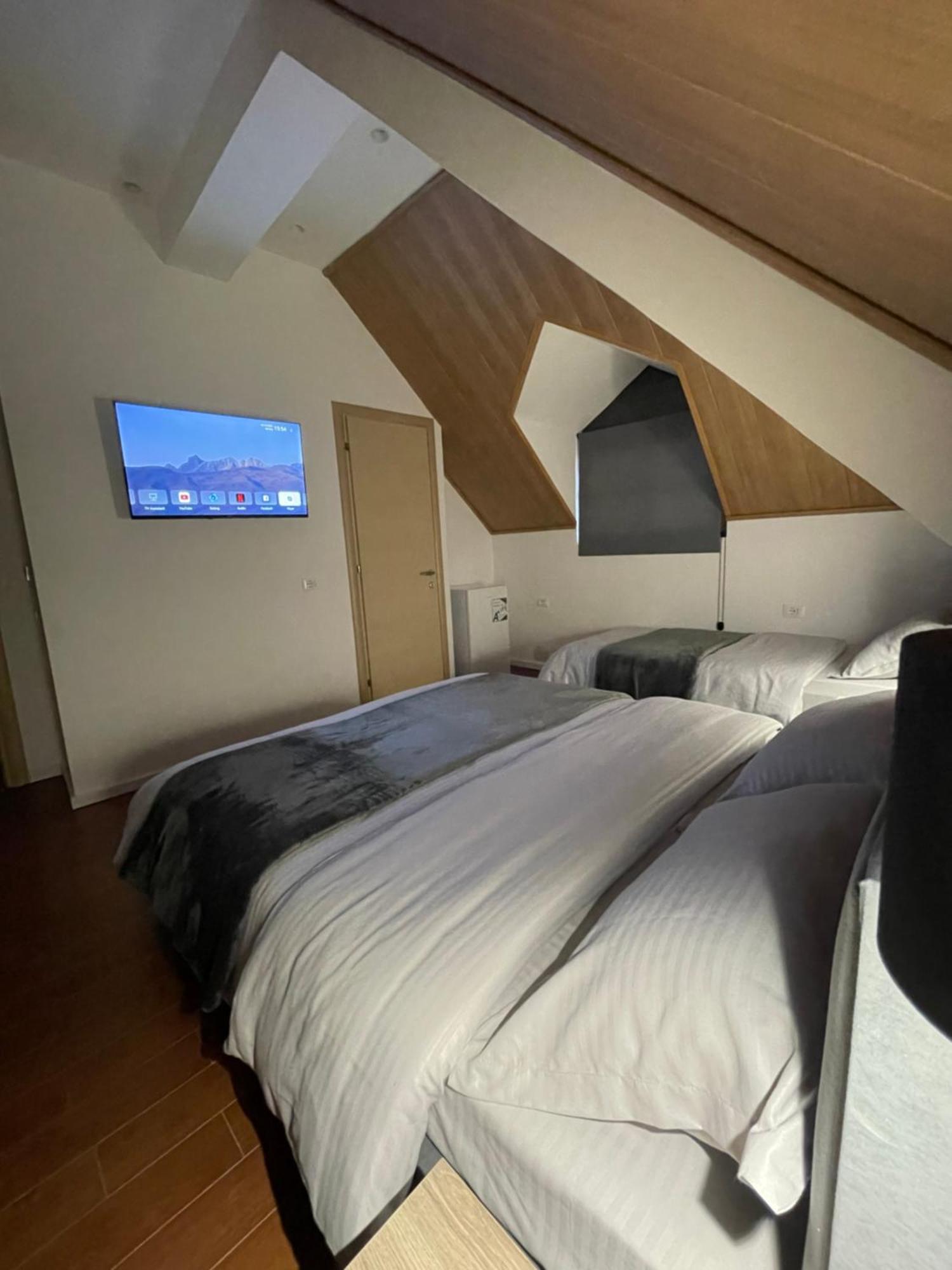 Pog Apartments Тирана Екстериор снимка